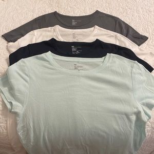 SOLD!!!!   Gap Ladies XL MODERN CREW Tshirts